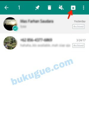 Cara menghapus atau mengembalikan arsip pesan di Whatsapp kamu 5 Gambar 5. Ketuk dan tahan pesan yang akan dikembalikan. Pilih menu bar "folder"