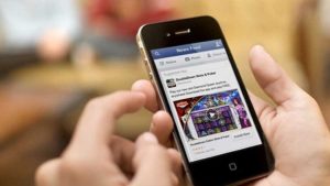 Dampak positif dan negatif penggunaan Facebook 5 Facebook sebagai ajang hiburan dan ekspresi diri | Image by: techradar.com