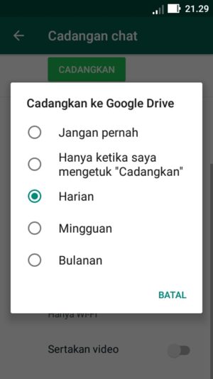 Cara backup dan restore chat WhatsApp 6 Atur frekuensi pencadangan