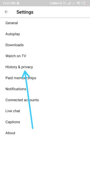 Cara menghapus riwayat penelusuran dan tontonan di Youtube 3 Pilih History & Privacy