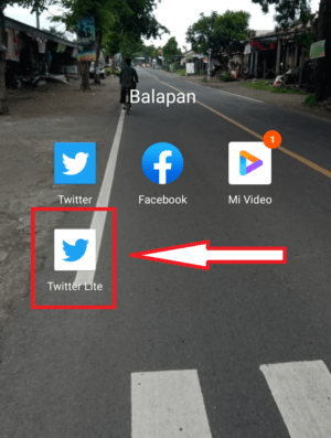 Cara mengubah tampilan twitter jadi gelap dengan dark mode 3 buka aplikasi twitter lite