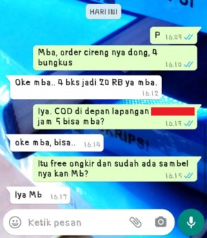 Cara aman belanja di marketplace Facebook 8 Hubungi penjual untuk menanyakan produk, memesan, dan menentukan tempat transaksi