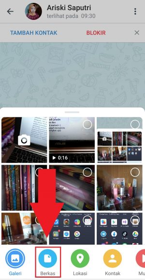 Cara mengirim foto di Telegram (bisa tanpa penurunan kualitas) 6 Pilih "Berkas" untuk mengirim gambar dalam bentuk file