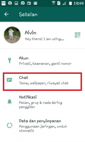 Cara mengganti alamat email di WhatsApp 3 Tap "Chat".