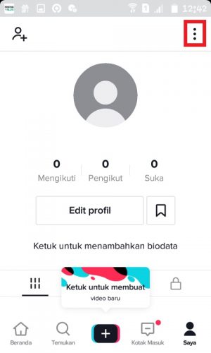 Cara menghapus akun TikTok sendiri secara permanen 2 Tap icon tiga titik yang bisa kamu temukan di sebelah kanan atas.