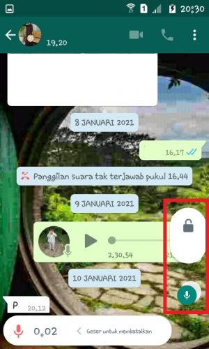 Apa itu VN (voice note) di WA? Bagaimana menggunakannya? 5 Geser jari yang menekan tombol “Microfon” ke atas sampai ke icon "Gembok".