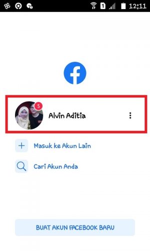 Cara mengembalikan akun Facebook yang di Hack (Panduan Lengkap) 15 Tap nama akun Facebook.
