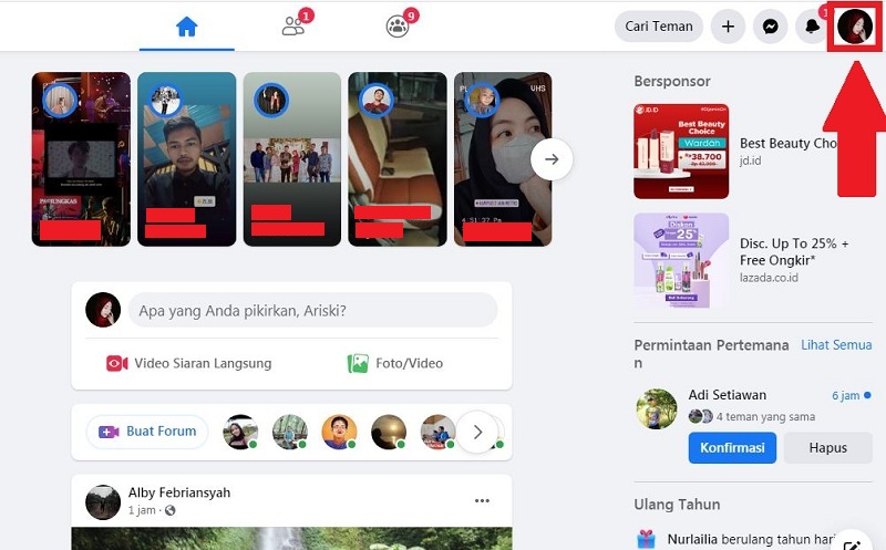 Cara mengaktifkan Dark Mode Facebook (di HP dan PC) 11 Pilih profil di Facebook Desktop untuk menampilkan menu