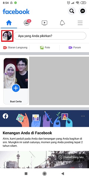 Cara Mengaktifkan dan Menampilkan Pengikut di Facebook 11 Tap foto profil di sebelah kiri kolom "Apa yang Anda pikirkan?".