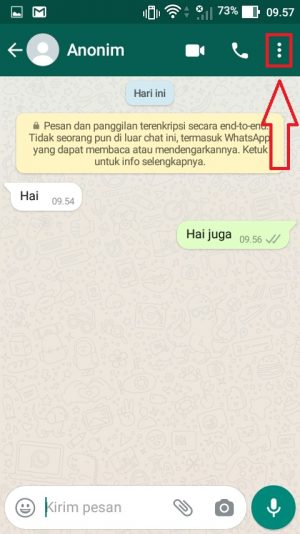 Cara membersihkan chat WhatsApp (bisa satu-satu atau semua sekaligus) 1 tekan menu titik tiga