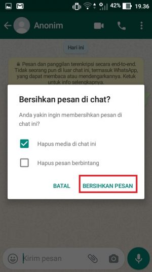 Cara membersihkan chat WhatsApp (bisa satu-satu atau semua sekaligus) 5 Tekan menu “Bersihkan Pesan”.
