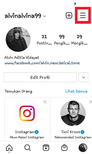 Cara Mengganti Password Instagram di HP dan PC 2 Tap icon hamburger di kanan atas.